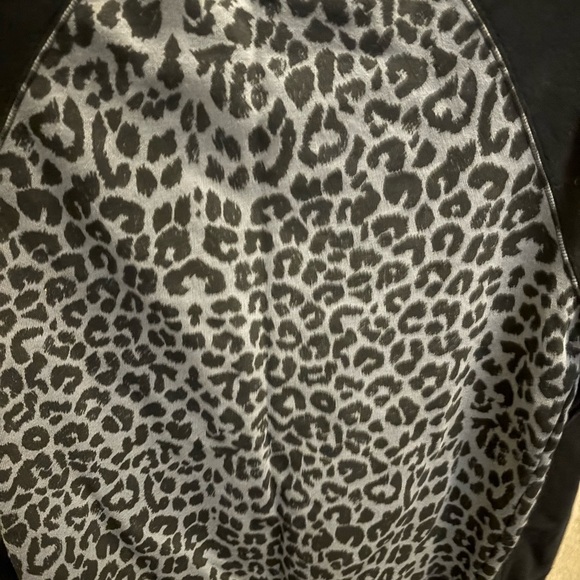 Women’s Black Cheetah Nike Sweater Swoosh Size Small Comfy Crewneck - Picture 4 of 14